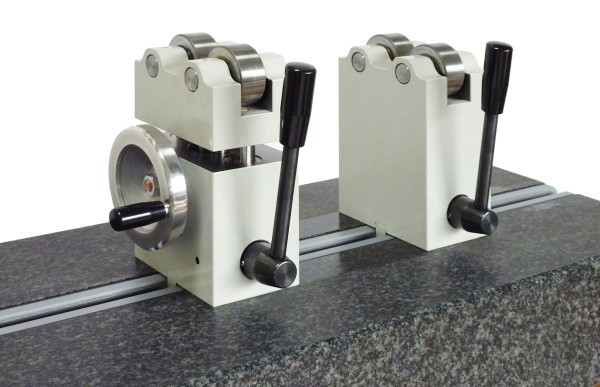 Abbildung: Abrollböcke Paar in schwerer Ausführung höhenverstellbar für Werkstücke Ø 10 - 110 mm (Das Bild kann vom Original geringfügig abweichen.)